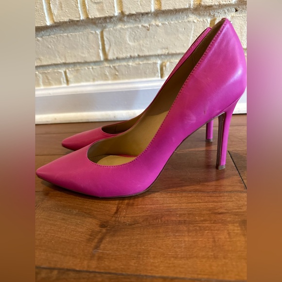 Pink heels - Picture 2 of 4